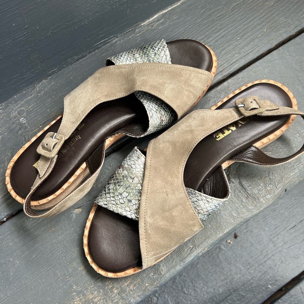 BRUNATE  Sandal. 
Handcrafted in Italy.